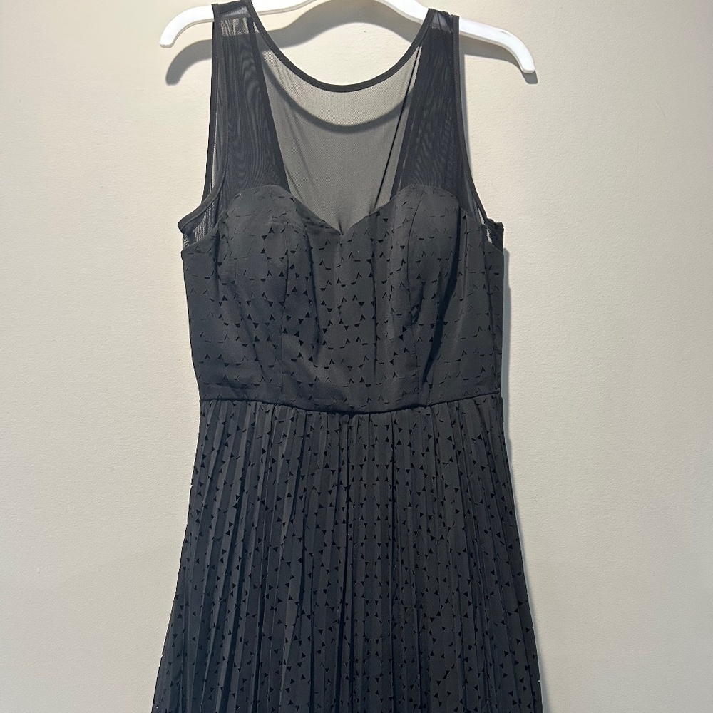 gorgeous black dress